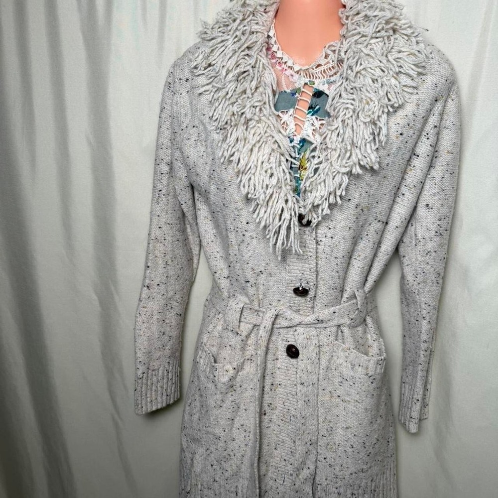 Vintage Wet Seal cream duster with collar and belt. Size M